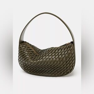 ZARA BRAIDED EFFECT HANDBAG
Color: Green